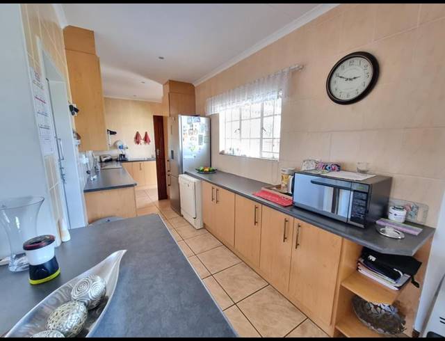 3 BEDROOM TOWNHOUSE FOR SALE IN KOOKRUS